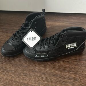 Never worn Vros SIZE 8